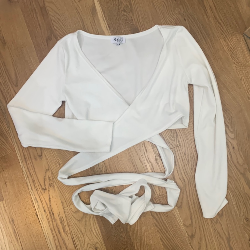 Ribbed tie around long sleeve